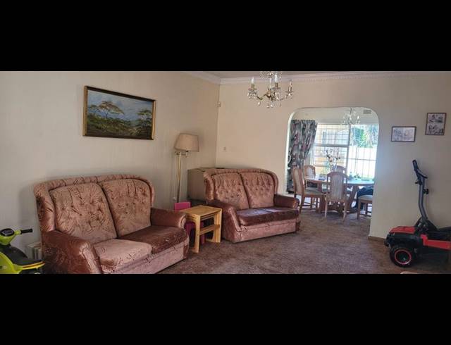 4 BEDROOM HOUSE FOR SALE IN GLENVISTA